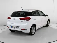 Usado Hyundai i20 90 CV (66 kW) 2015 Blanco Utilitario