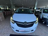 Usado Opel Zafira Family 140 CV (102 kW) 2018 Blanco Monovolumen