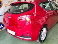 Używany Kia Ceed 100 KM (73 kW) 2013 Czerwony Hatchback