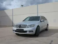 Usado Mercedes C200 Classic 136 CV (100 kW) 2010 Plateado Familiar