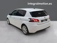 Usado Peugeot 308 Active 130 CV (95 kW) 2021 Blanco Berlina