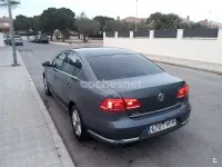 Usado VW Passat Advance 140 CV (102 kW) 2013 Gris / plata Berlina