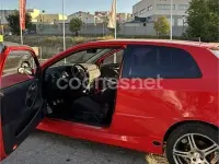 Usado Fiat Stilo 140 CV (102 kW) 2005 Rojo Berlina