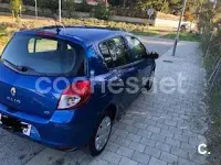 Usado Renault Clio II 75 CV (55 kW) 2011 Azul Berlina