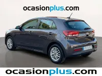 Usado Kia Rio 100 CV (73 kW) 2017 Marrón Berlina