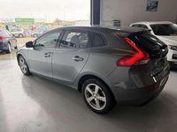 Usado Volvo V40 Kinetic 120 CV (88 kW) 2017 Gris Utilitario