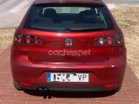 Usado Seat Ibiza 100 CV (73 kW) 2007 Granate Utilitario