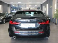 Usado BMW 118 Comfort Edition 136 CV (100 kW) 2021 Negro Berlina
