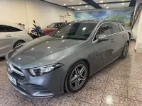 Usado Mercedes A180 136 CV (100 kW) 2019 Gris / plata Berlina