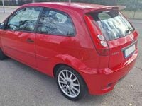 Usado Ford Fiesta Sport 90 CV (66 kW) 2006 Rojo Utilitario