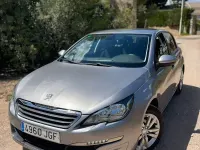 Usado Peugeot 308 Allure 110 CV (80 kW) 2015 Gris / plata Berlina