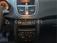 Usado Peugeot 207 75 CV (55 kW) 2007 Negro Berlina
