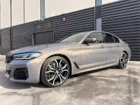 Usado BMW 530e Comfort Edition 292 CV (214 kW) 2022 Gris / plata Berlina