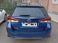 Usado Toyota Auris Active 111 CV (81 kW) 2017 Azul Familiar