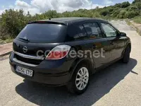Usado Opel Astra Cosmo 100 CV (73 kW) 2004 Negro Berlina