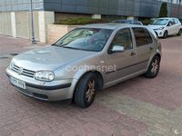 Usado VW Golf IV Highline 115 CV (84 kW) 2002 Gris / plata Berlina