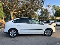 Usado Ford Focus Trend 115 CV (84 kW) 2007 Blanco Berlina