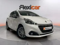 Usado Peugeot 208 Allure 110 CV (80 kW) 2018 Blanco Utilitario