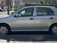 Usado Skoda Fabia 75 CV (55 kW) 2003 Gris / plata Berlina