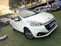 Begagnad Peugeot 208 Allure 100 HK (73 kW) 2016 Vit Halvkombi