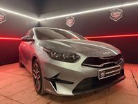 Usado Kia Ceed 120 CV (88 kW) 2024 Gris / plata Utilitario
