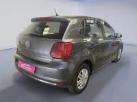 Usado VW Polo Edition 75 CV (55 kW) 2017 Gris / plata Berlina