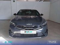 Usado Kia Ceed Style 101 CV (74 kW) 2025 Gris Utilitario