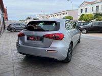 Usado Mercedes A180 116 CV (85 kW) 2022 Gris / plata Berlina