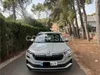Usado Skoda Karoq Selection 150 CV (110 kW) 2025 Gris / plata SUV