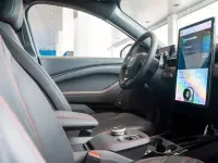 Usado Ford Mustang Mach-E Premium 197 kW (269 CV) 2023 Negro SUV