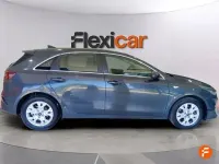 Usado Kia Ceed 136 CV (100 kW) 2023 Gris Utilitario