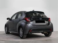 Usado Toyota Yaris Hybrid Active 116 CV (85 kW) 2024 Gris grafito Berlina