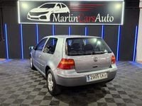 Usado VW Golf IV Highline 105 CV (77 kW) 2003 Gris / plata Berlina