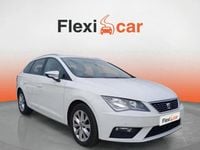 Usado Seat Leon ST Style 131 CV (96 kW) 2019 Blanco Familiar
