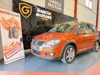 Usado VW Touran 140 CV (102 kW) 2010 Naranja Monovolumen