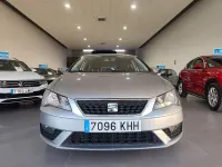 Usado Seat Leon Reference 115 CV (84 kW) 2018 Gris / plata Berlina