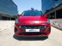 Usado Hyundai i10 67 CV (49 kW) 2022 Rojo Utilitario
