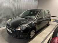 Usado Ford Fiesta Trend 68 CV (50 kW) 2005 Negro Utilitario