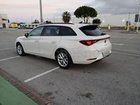 Usado Seat Leon Style 115 CV (84 kW) 2021 Blanco Familiar