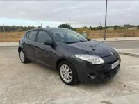 Usado Renault Mégane III Authentique 90 CV (66 kW) 2011 Gris / plata Berlina
