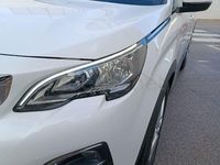 Usado Peugeot 3008 Active 130 CV (95 kW) 2019 Blanco SUV