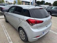Usado Hyundai i20 84 CV (61 kW) 2016 Gris Utilitario