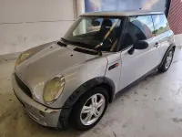 Usado Mini ONE 90 CV (66 kW) 2006 Gris / plata Utilitario