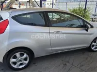 Usado Ford Fiesta 60 CV (44 kW) 2009 Gris / plata Berlina