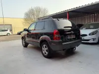 Usado Hyundai Tucson Style 112 CV (82 kW) 2005 Negro SUV