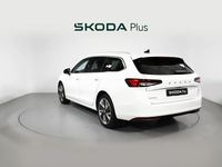 Usado Skoda Superb Selection 150 CV (110 kW) 2024 Blanco Familiar