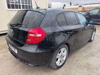 Usado BMW 118 143 CV (105 kW) 2007 Negro Utilitario