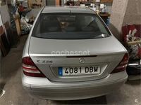 Usado Mercedes C220 Elegance 143 CV (105 kW) 2004 Gris / plata Berlina