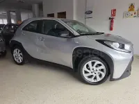 Käytetty Toyota Aygo X Play 72 HP (52 kW) 2022 Harmaa Katumaasturi