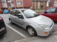 Begagnad Ford Focus Ambiente 90 HK (66 kW) 2000 Grå Sedan